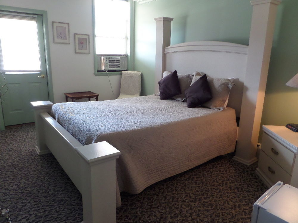 Stone Waters Inn Bellaire Екстериор снимка