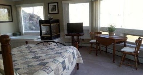 Stone Waters Inn Bellaire Екстериор снимка