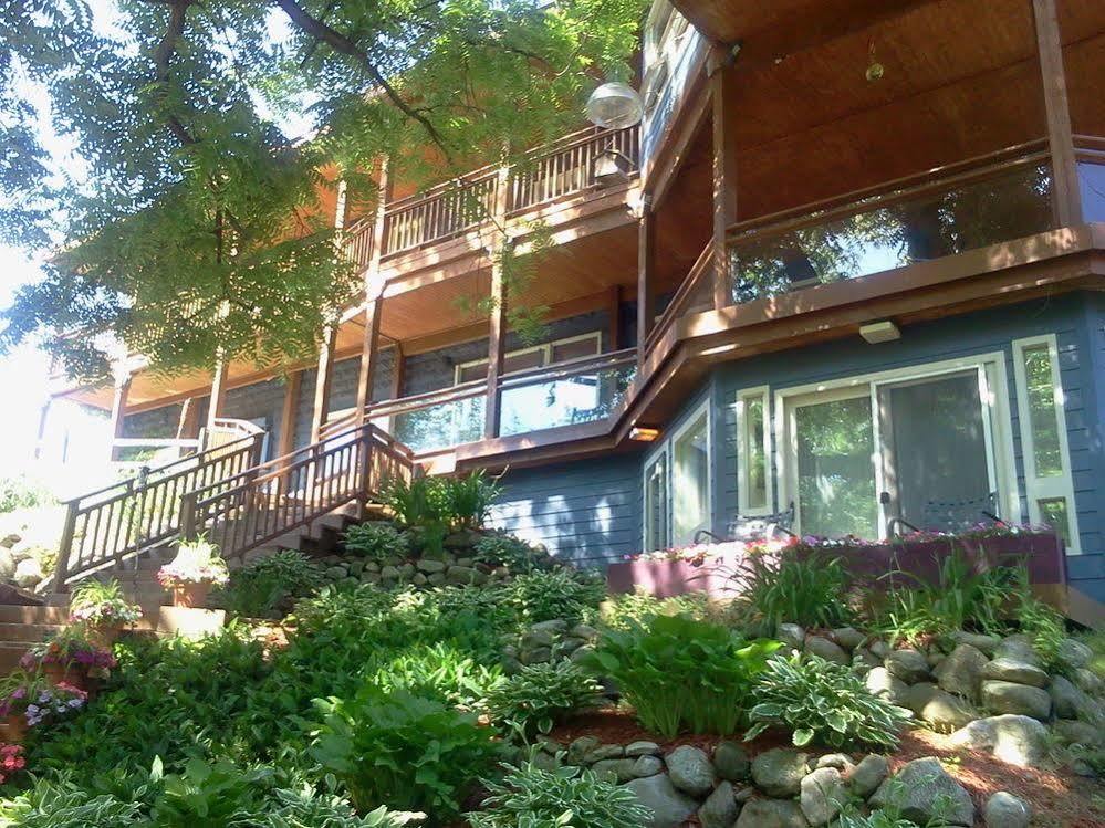 Stone Waters Inn Bellaire Екстериор снимка