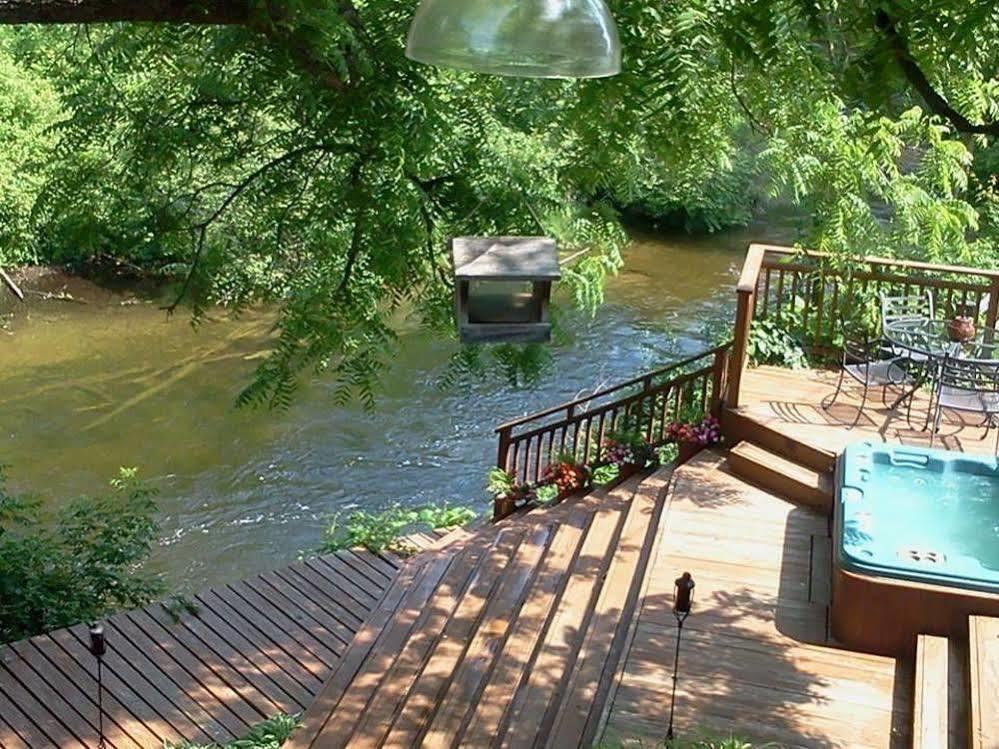 Stone Waters Inn Bellaire Екстериор снимка