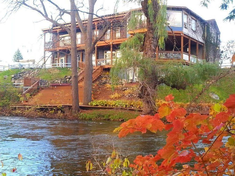 Stone Waters Inn Bellaire Екстериор снимка