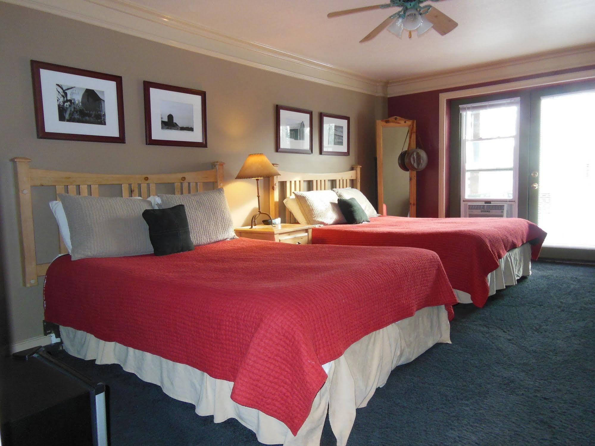 Stone Waters Inn Bellaire Екстериор снимка