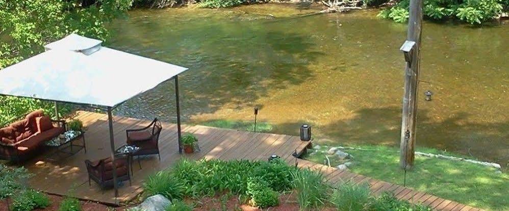 Stone Waters Inn Bellaire Екстериор снимка